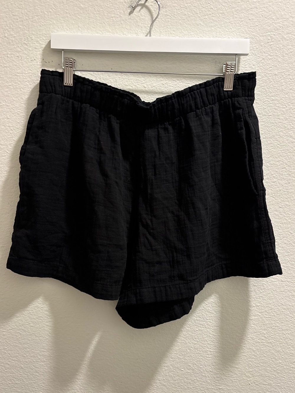 NWT Gap Women’s Black Elastic-Waist Cotton Shorts, size L